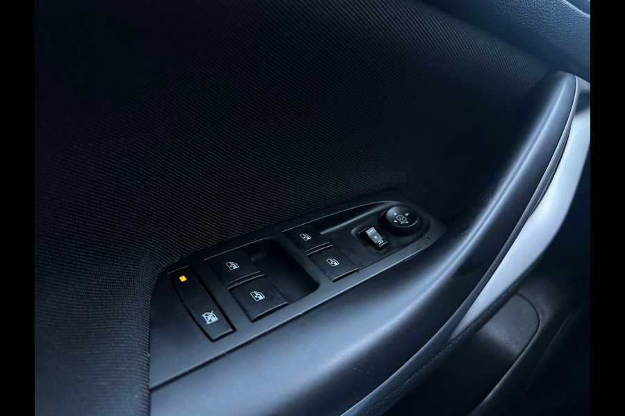 Opel Astra Sports Tourer Business Edition, Airco, Camera, CarPlay, Cruise, Trekhaak, DAB, PDC
