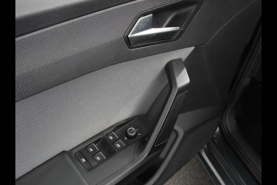 Seat Leon Sportstourer 1.5 eTSI 150pk Automaat Style Navigatie Apple Carplay/Android Auto Adaptive Cruise control Led Lichtmetalen velgen