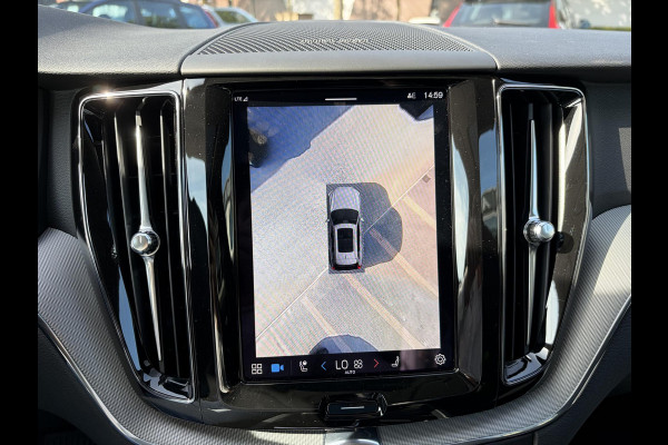 Volvo XC60 2.0 T8 Plug-in hybrid AWD Plus Dark LUCHTVERING| PANO| HARMAN KARDON| MEMORY STOELEN| ACHTERBANK VERWARMD| HUD| 360 CAMERA| RECENT ONDERHOUD GEHAD BIJ VOLVO DEALER\ FABRIEKSGARANTIE|