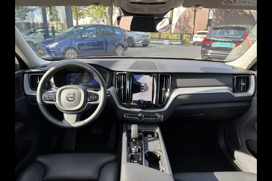 Volvo XC60 2.0 T8 Plug-in hybrid AWD Plus Dark LUCHTVERING| PANO| HARMAN KARDON| MEMORY STOELEN| ACHTERBANK VERWARMD| HUD| 360 CAMERA| RECENT ONDERHOUD GEHAD BIJ VOLVO DEALER\ FABRIEKSGARANTIE|