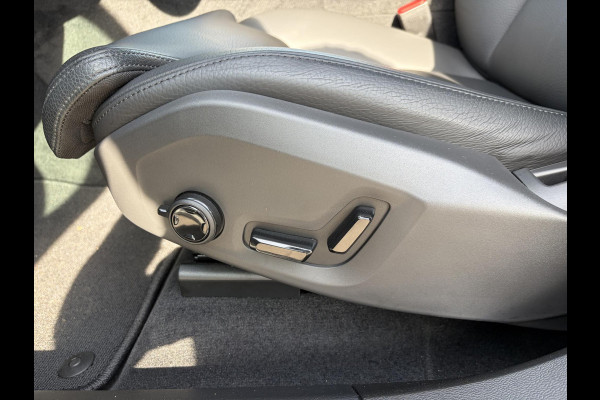 Volvo XC60 2.0 T8 Plug-in hybrid AWD Plus Dark LUCHTVERING| PANO| HARMAN KARDON| MEMORY STOELEN| ACHTERBANK VERWARMD| HUD| 360 CAMERA| RECENT ONDERHOUD GEHAD BIJ VOLVO DEALER\ FABRIEKSGARANTIE|