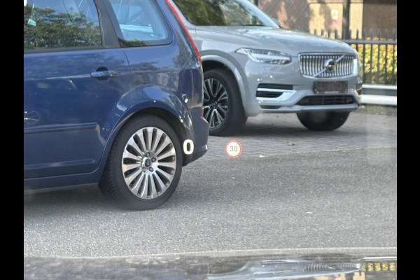 Volvo XC60 2.0 T8 Plug-in hybrid AWD Plus Dark LUCHTVERING| PANO| HARMAN KARDON| MEMORY STOELEN| ACHTERBANK VERWARMD| HUD| 360 CAMERA| RECENT ONDERHOUD GEHAD BIJ VOLVO DEALER\ FABRIEKSGARANTIE|