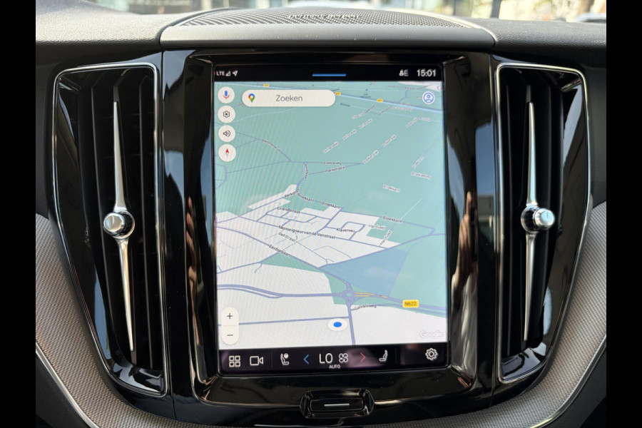 Volvo XC60 2.0 T8 Plug-in hybrid AWD Plus Dark LUCHTVERING| PANO| HARMAN KARDON| MEMORY STOELEN| ACHTERBANK VERWARMD| HUD| 360 CAMERA| RECENT ONDERHOUD GEHAD BIJ VOLVO DEALER\ FABRIEKSGARANTIE|