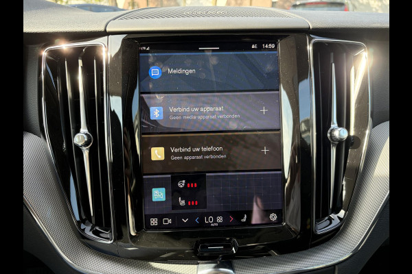 Volvo XC60 2.0 T8 Plug-in hybrid AWD Plus Dark LUCHTVERING| PANO| HARMAN KARDON| MEMORY STOELEN| ACHTERBANK VERWARMD| HUD| 360 CAMERA| RECENT ONDERHOUD GEHAD BIJ VOLVO DEALER\ FABRIEKSGARANTIE|