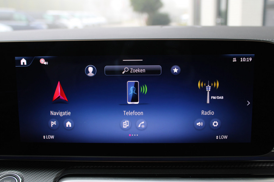 Mercedes-Benz V-Klasse 300d / AMG / Exclusive / 7-persoons / Elec Stoelen / Burmester / Nightpakket / Vol Opties / NIEUWSTAAT.