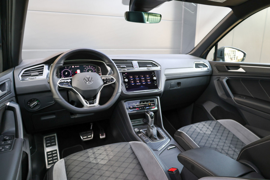 Volkswagen Tiguan 1.4 TSI eHybrid R-Line Business | BTW | PANO | ACC | CAMERA | DODEHOEK |