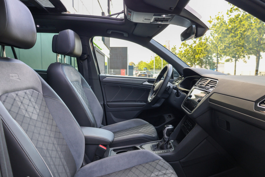 Volkswagen Tiguan 1.4 TSI eHybrid R-Line Business | BTW | PANO | ACC | CAMERA | DODEHOEK |