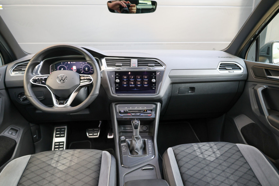 Volkswagen Tiguan 1.4 TSI eHybrid R-Line Business | BTW | PANO | ACC | CAMERA | DODEHOEK |