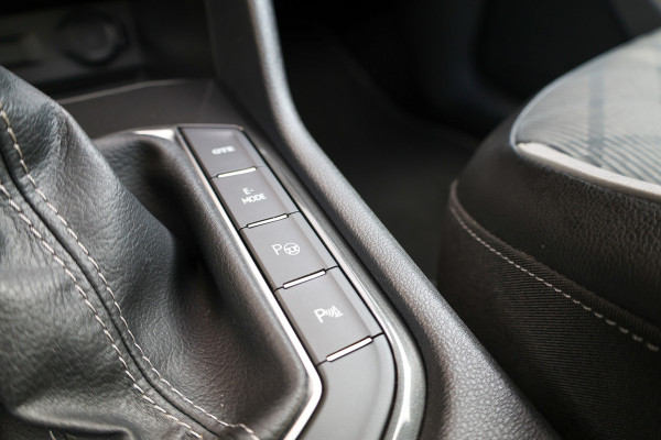Volkswagen Tiguan 1.4 TSI eHybrid R-Line Business | BTW | PANO | ACC | CAMERA | DODEHOEK |