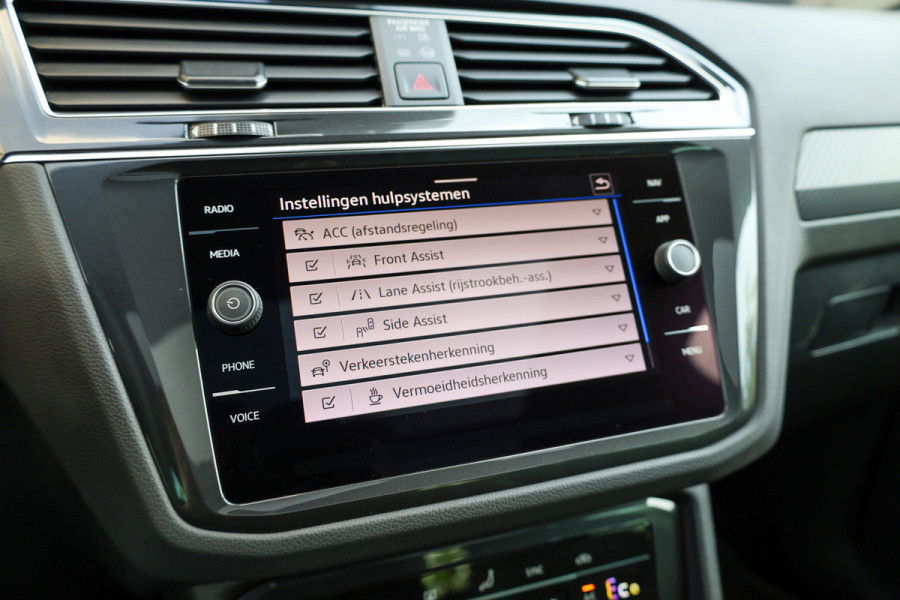 Volkswagen Tiguan 1.4 TSI eHybrid R-Line Business | BTW | PANO | ACC | CAMERA | DODEHOEK |