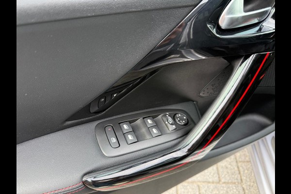 Peugeot 208 1.2 110PK GT-Line | 1E EIGENAAR | 3/6/12 MND GARANTIE | AUTOMAAT | PANO | NAVI | CARPLAY | CRUISE | LMV |