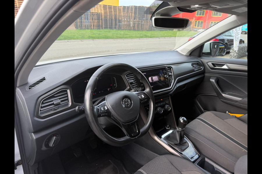 Volkswagen T-Roc 1.0 TSI Style | 1E EGENAAR | 3/6 OF 12MND GARANTIE | PANODAK | ACC | LANE ASSIST | AIRCO |