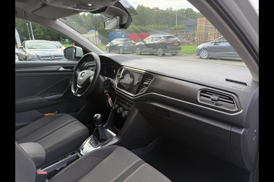 Volkswagen T-Roc 1.0 TSI Style | 1E EGENAAR | 3/6 OF 12MND GARANTIE | PANODAK | ACC | LANE ASSIST | AIRCO |