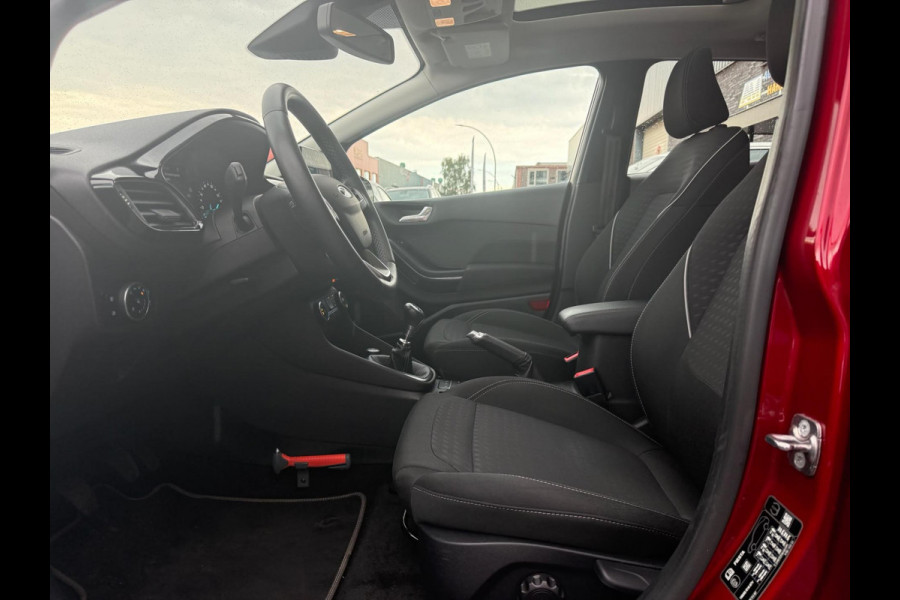 Ford Fiesta 1.0 EcoBoost Titanium | 2E EIGENAAR | 3/6 OF 12 MND GARANTIE | CAMERA | PANO DAK | TREKHAAK | CARPLAY |