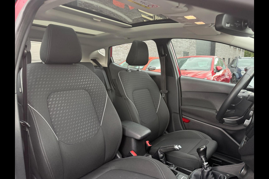 Ford Fiesta 1.0 EcoBoost Titanium | 2E EIGENAAR | 3/6 OF 12 MND GARANTIE | CAMERA | PANO DAK | TREKHAAK | CARPLAY |