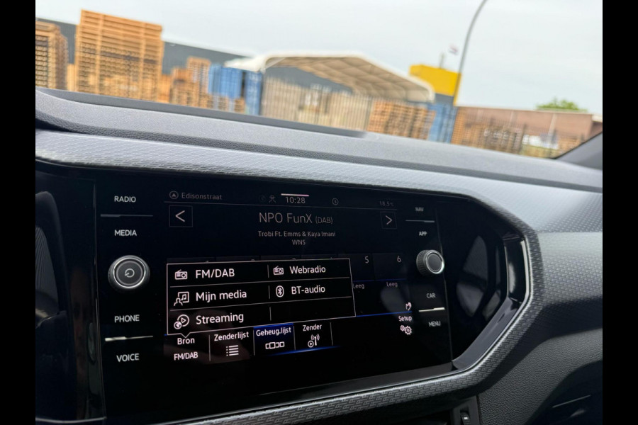 Volkswagen T-Cross 1.0 TSI R-Line | 1E EIGENAAR | 3/6/12MND GARANTIE| AUTOMAAT | LED | CARPLAY | DIGITAAL COCKPIT | DAB | CRUISE |