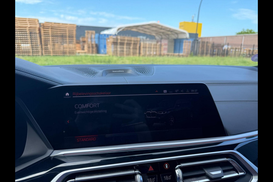 BMW X7 xDrive40i 6p. | 2E EIGENAAR | 3/6/12MND GARANTIE| M-SPORT |PANO | LASER | LED | B&W | MASSAGE | CARPLAY | TREKHAAK | DAB | BOMVOL |