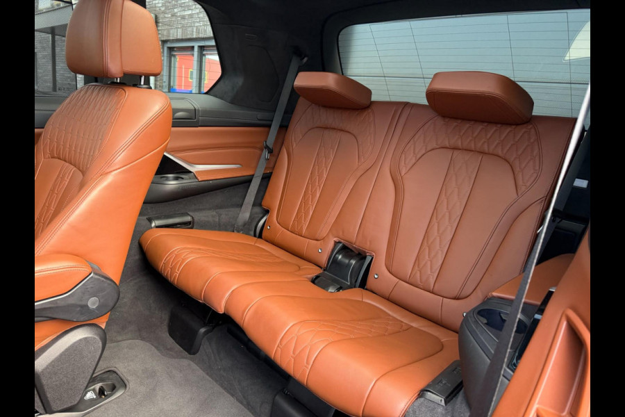 BMW X7 xDrive40i 6p. | 2E EIGENAAR | 3/6/12MND GARANTIE| M-SPORT |PANO | LASER | LED | B&W | MASSAGE | CARPLAY | TREKHAAK | DAB | BOMVOL |