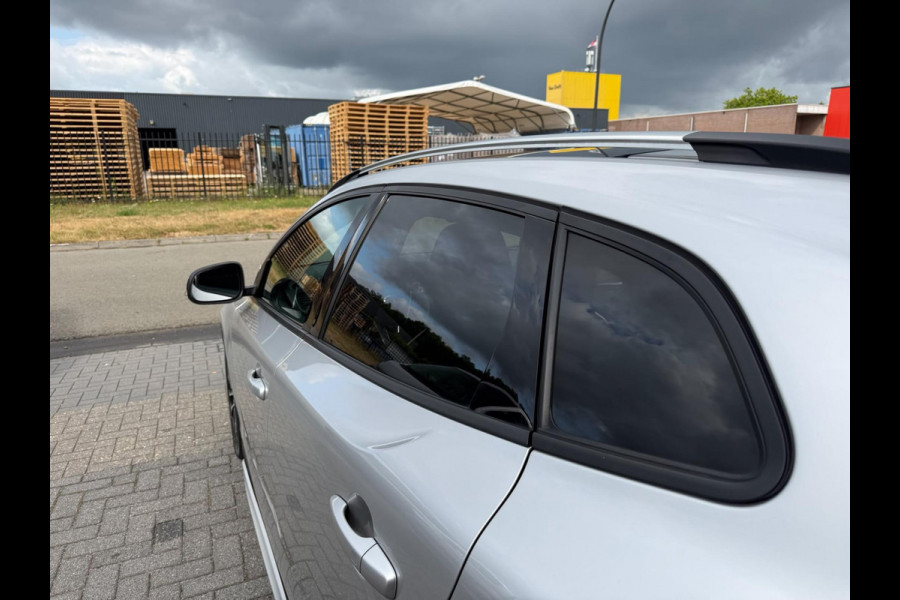 Volvo V40 Cross Country 1.5 T3 Summum | 2E EIGENAAR | 3/6 of 12 MND GARANTIE | PANO DAK | CAMERA | NAVI | MEMORY |