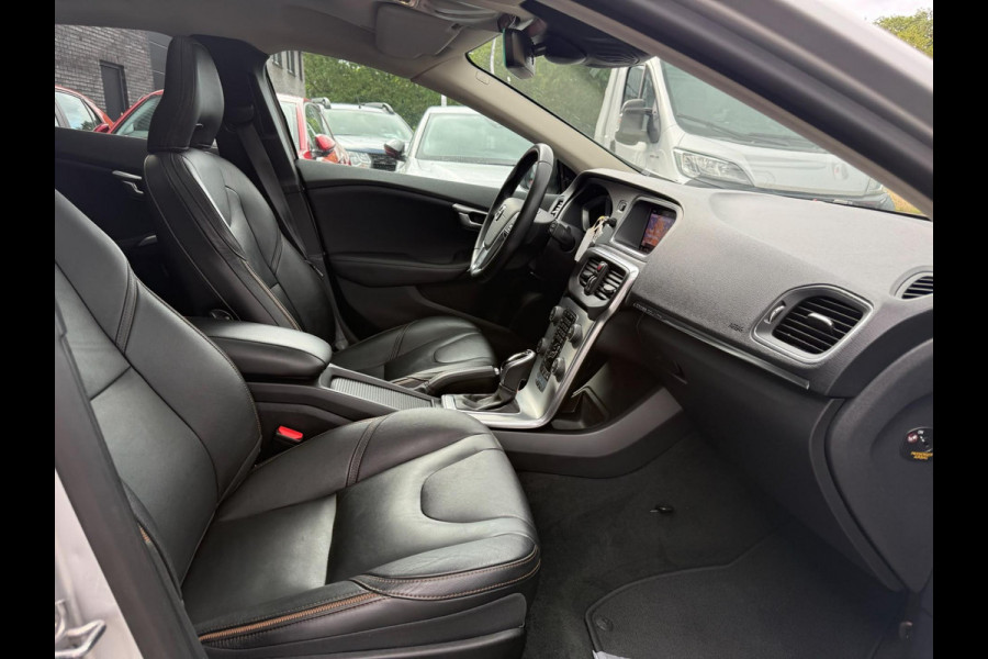 Volvo V40 Cross Country 1.5 T3 Summum | 2E EIGENAAR | 3/6 of 12 MND GARANTIE | PANO DAK | CAMERA | NAVI | MEMORY |