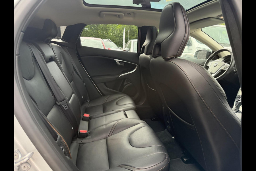 Volvo V40 Cross Country 1.5 T3 Summum | 2E EIGENAAR | 3/6 of 12 MND GARANTIE | PANO DAK | CAMERA | NAVI | MEMORY |