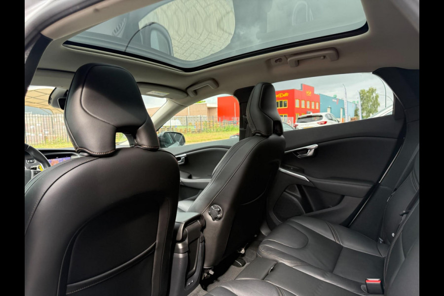 Volvo V40 Cross Country 1.5 T3 Summum | 2E EIGENAAR | 3/6 of 12 MND GARANTIE | PANO DAK | CAMERA | NAVI | MEMORY |