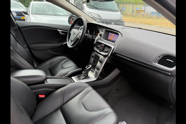 Volvo V40 Cross Country 1.5 T3 Summum | 2E EIGENAAR | 3/6 of 12 MND GARANTIE | PANO DAK | CAMERA | NAVI | MEMORY |