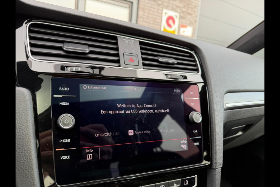 Volkswagen Golf 2.0 TSI GTI Performance | 3/6/12MND GARANTIE | PANO | LED | ACC | TREKHAAK | NAVI | STOELVERW. |