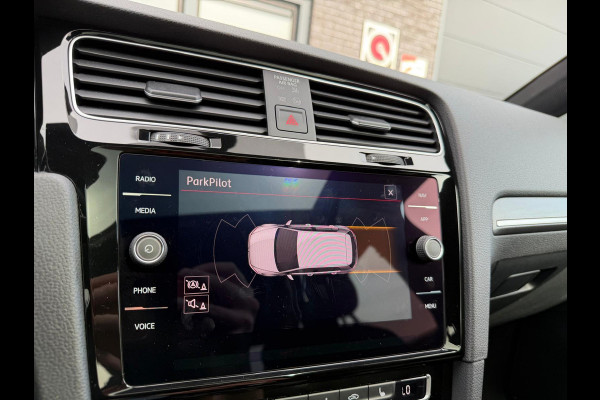 Volkswagen Golf 2.0 TSI GTI Performance | 3/6/12MND GARANTIE | PANO | LED | ACC | TREKHAAK | NAVI | STOELVERW. |