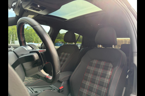 Volkswagen Golf 2.0 TSI GTI Performance | 3/6/12MND GARANTIE | PANO | LED | ACC | TREKHAAK | NAVI | STOELVERW. |