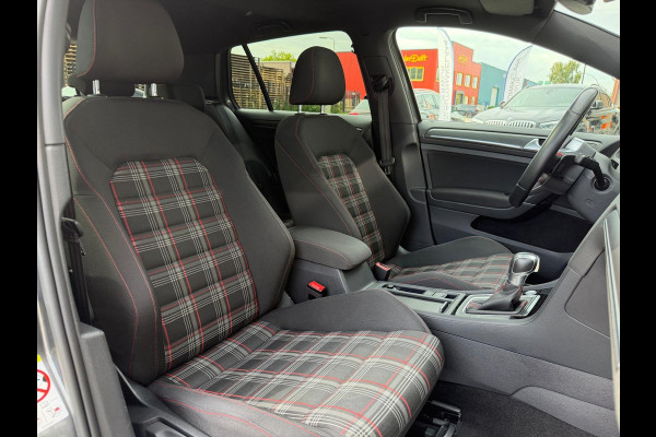 Volkswagen Golf 2.0 TSI GTI Performance | 3/6/12MND GARANTIE | PANO | LED | ACC | TREKHAAK | NAVI | STOELVERW. |