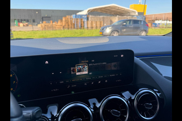 Mercedes-Benz B-Klasse 180 Business Solution AMG | 3/6/12MND GARANTIE | AUTOMAAT | LED | CRUISE | CARPLAY | DAB | AIRCO | STOELVERWM. |