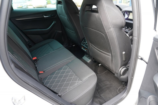 Škoda Karoq 1.5 TSI ACT Sportline Business|Prijs rijklaar incl.12 mnd garantie| Navi Keyless Stoel/Stuur+achterbank verw. Carplay