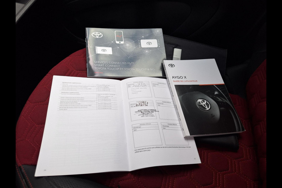 Toyota Aygo X 1.0 VVT-i MT Under Cover Automaat | Special Edition | Climate  | Navi | Camera | CC | 18"LM velgen |