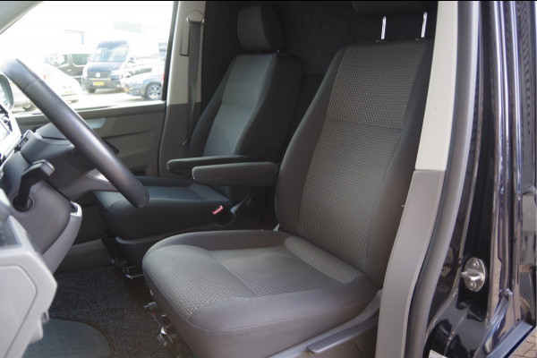 Volkswagen Transporter 2.0 TDI 150PK AUT. LED, DIGITAL COCKPIT, TREKHAAK, 17'' LMV, ADAPT. CRUISE, CAMERA, NAVI, AIRCO, PARKEERSENSOREN