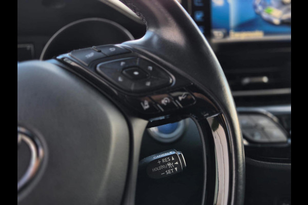Toyota C-HR 1.8 Hybrid Dynamic Cruise! Line Assist! Acc! Camera! Stoelverwarming! Navi! Dab! Airco! Automaat! Mistlampen!