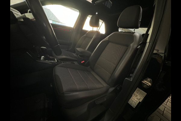 Volkswagen T-Roc 1.5 TSI Sport Pano|Keyless|Camera|Sfeer|ACC