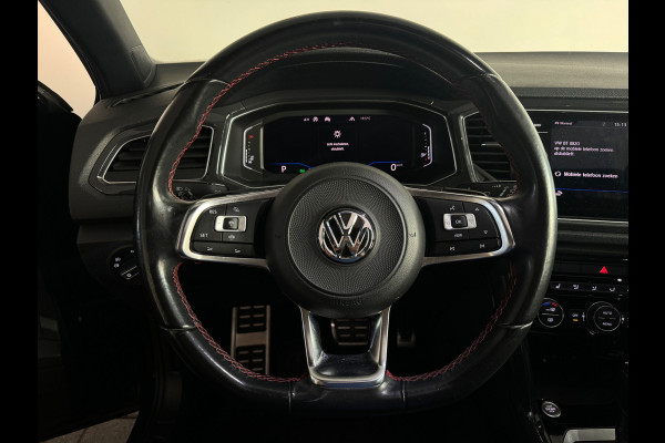 Volkswagen T-Roc 1.5 TSI Sport Pano|Keyless|Camera|Sfeer|ACC