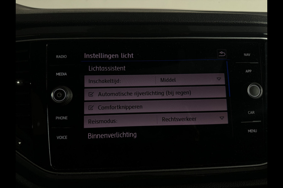 Volkswagen T-Roc 1.5 TSI Sport Pano|Keyless|Camera|Sfeer|ACC
