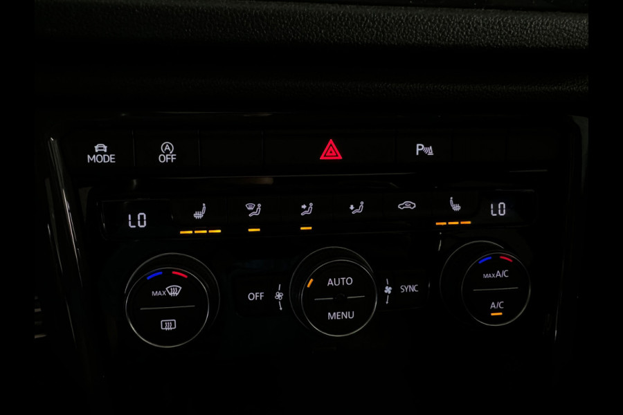 Volkswagen T-Roc 1.5 TSI Sport Pano|Keyless|Camera|Sfeer|ACC