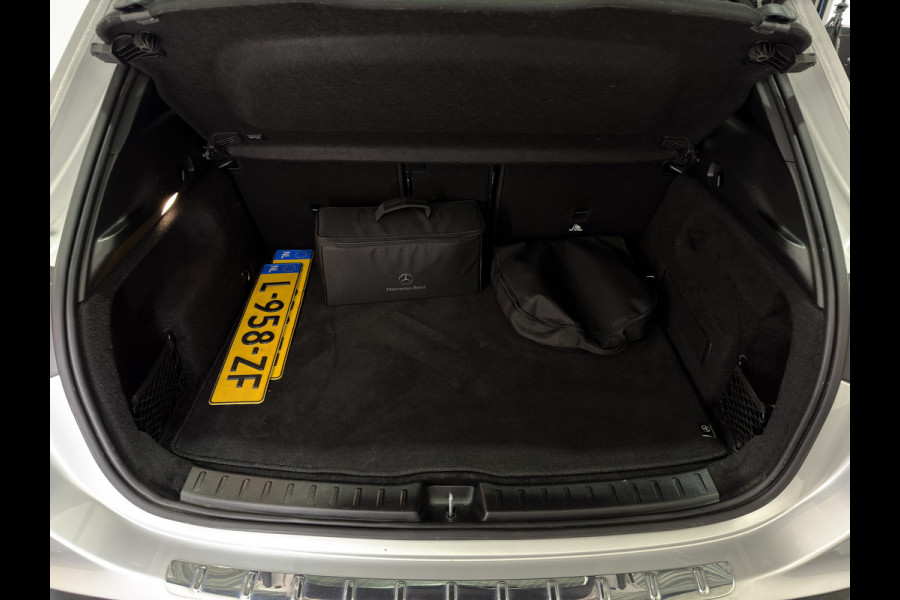 Mercedes-Benz EQA 300 4MATIC Business Solution 67 kWh | SOH 94,2 % | AMG Styling