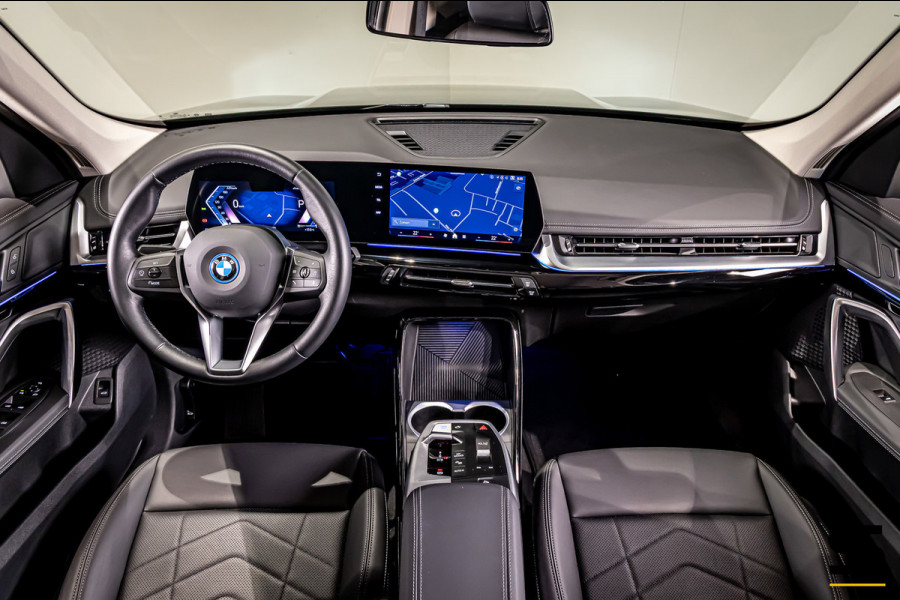 BMW iX1 EDrive30 X-Line|Sanremo Green|M-onderstel|Parking As