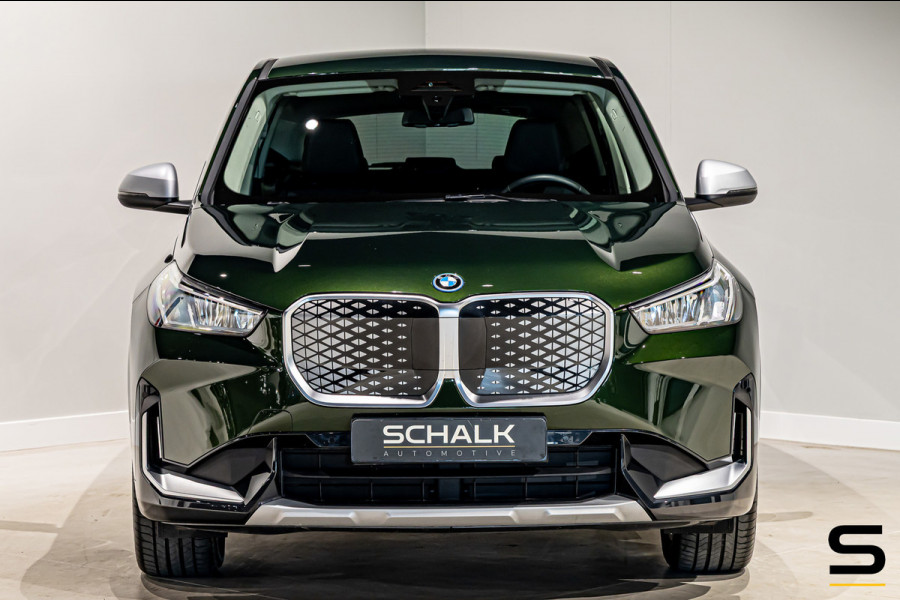 BMW iX1 EDrive30 X-Line|Sanremo Green|M-onderstel|Parking As