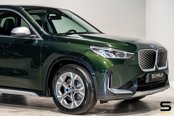 BMW iX1 EDrive30 X-Line|Sanremo Green|M-onderstel|Parking As
