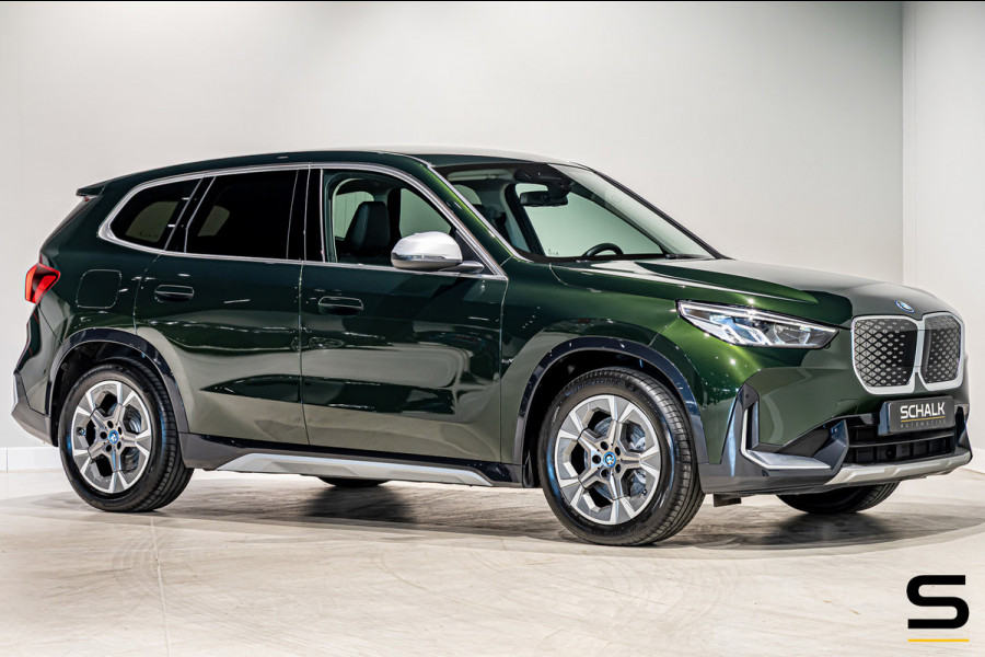 BMW iX1 EDrive30 X-Line|Sanremo Green|M-onderstel|Parking As