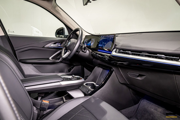BMW iX1 EDrive30 X-Line|Sanremo Green|M-onderstel|Parking As