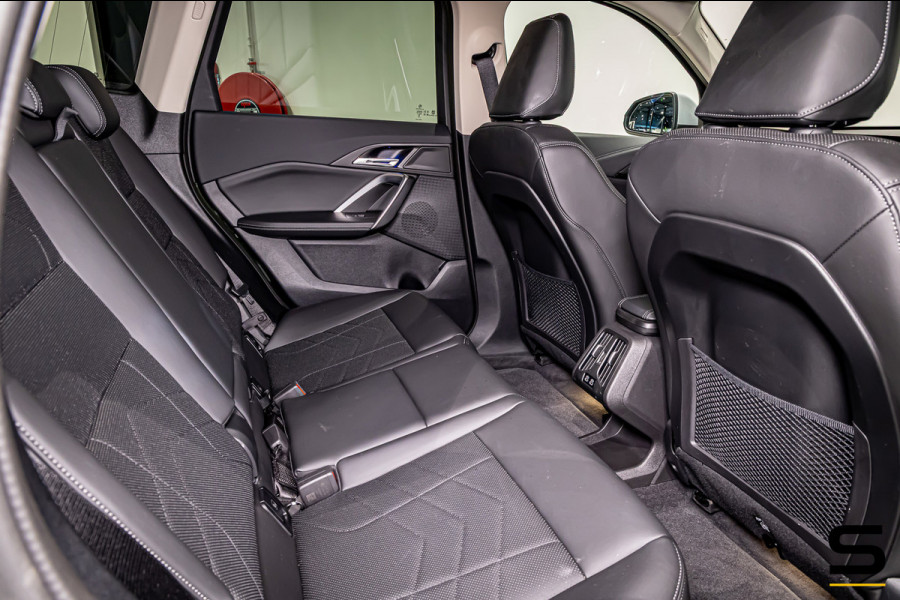 BMW iX1 EDrive30 X-Line|Sanremo Green|M-onderstel|Parking As
