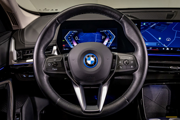 BMW iX1 EDrive30 X-Line|Sanremo Green|M-onderstel|Parking As