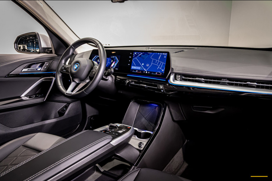 BMW iX1 EDrive30 X-Line|Sanremo Green|M-onderstel|Parking As