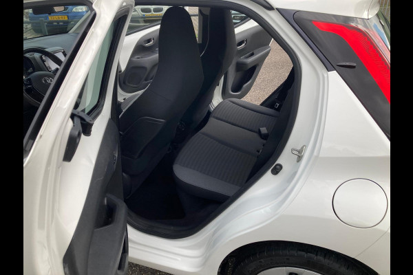 Toyota Aygo 1.0 VVT-i X-Play | 2019 | 233.000 KM | Airco | Multimedia | APK 09-2027